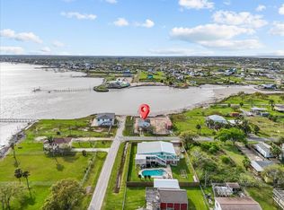 1048 16th St, San Leon, TX 77539