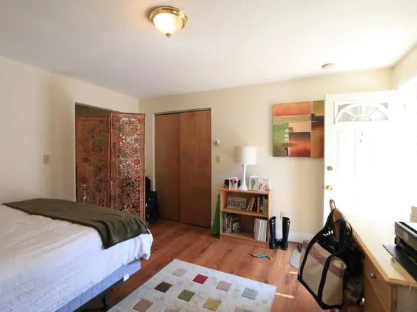 128 Pine St, Cambridge, MA