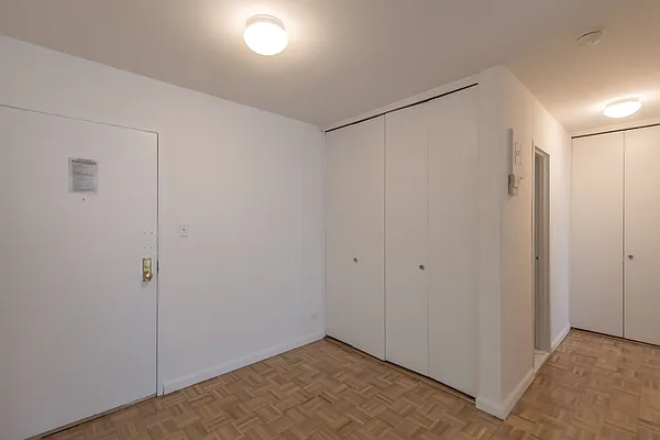 Rented by Solow Realty | media 26