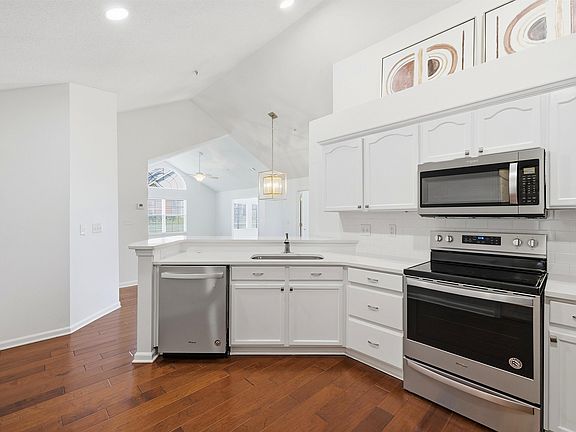 2nd image of 261 Oak Club Ln #9