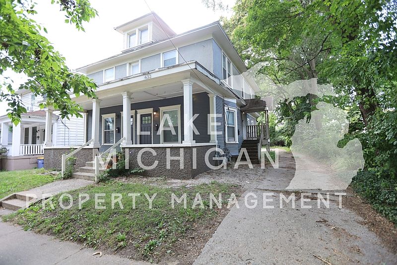 1st image of 435 Eastern Ave SE