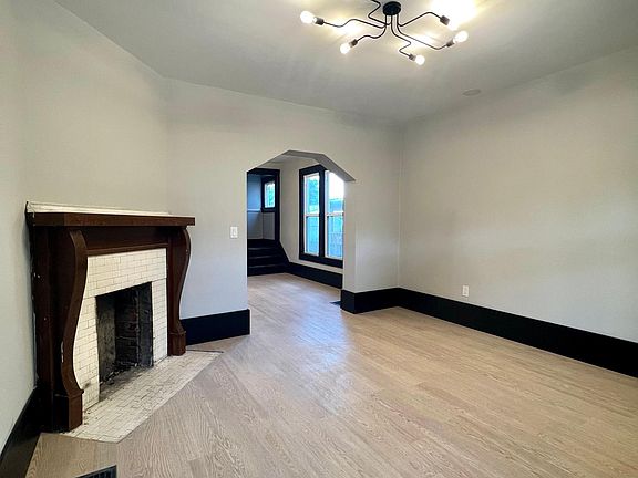 2nd image of 304 E Markison Ave #304