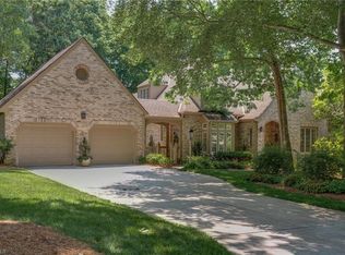 7 Sturbridge Ln, Greensboro, NC 27408