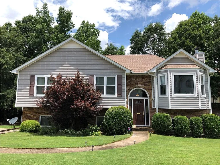 5955 Graywood Cir SE — Photo 1
