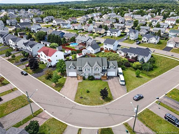 4th image of 11 Limestone Dr