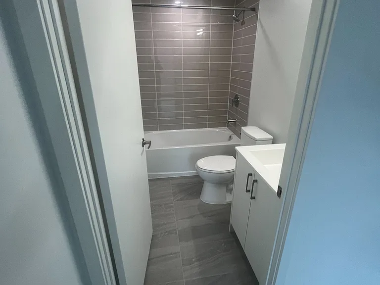 4010 Eglinton Ave W #413 — Photo 13