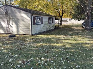 2527 N East St, Elwood, IN 46036