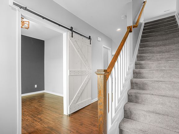 4th image of 321 Fox Hollow Trl