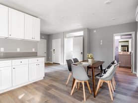 The Frazier (1107 S Hobart Blvd)