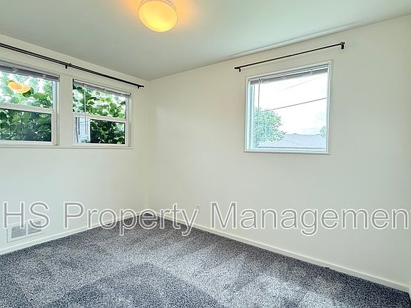 4th image of 2104 Lee Blvd