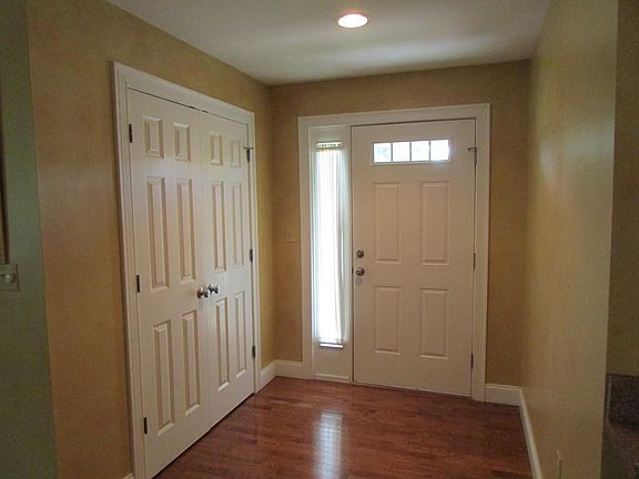 4th image of 3 Sandy Cir