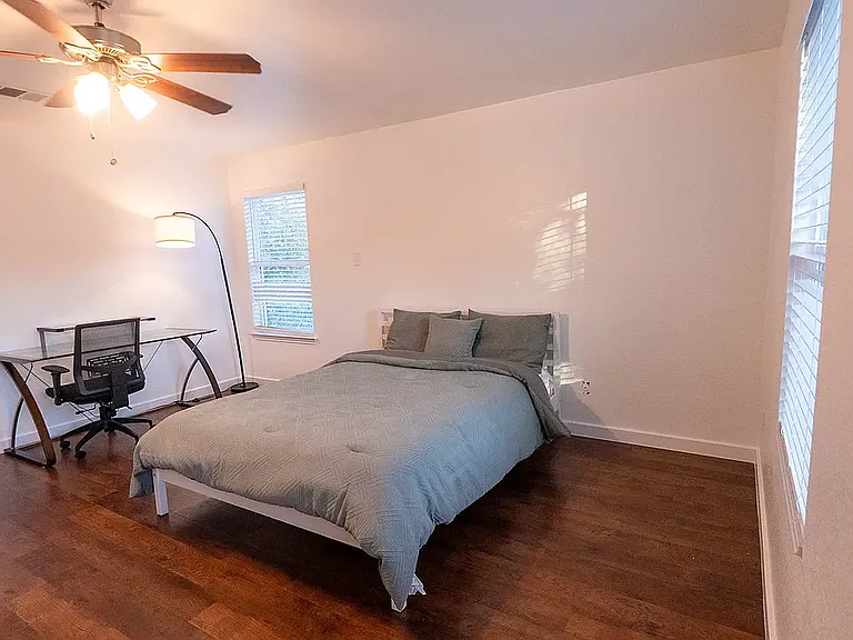 2201 N Shields Dr — Photo 4