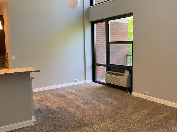 4th image of 3001 S Michigan Ave Unit 502