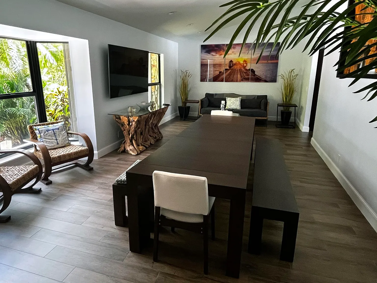 5 bed, 3.0 bath, 4336 sqft, $12,000 — Photo 4