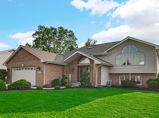 7426 Hamlin St, Schererville, IN 46375