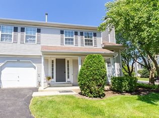 316 Wisteria Dr #316, Streamwood, IL