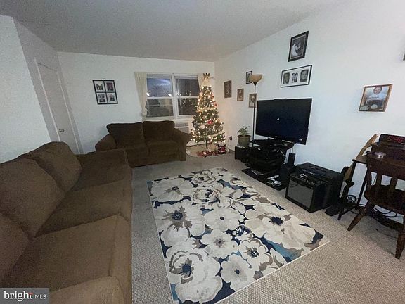 3rd image of 507 Garnet Dr #5J