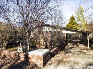 47 Lewis St, Benton, IL 62812