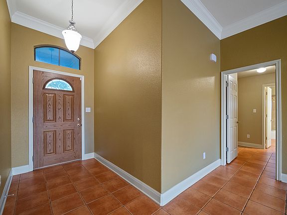 Entry/Foyer