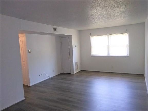 2nd image of 224 Sandpiper Dr