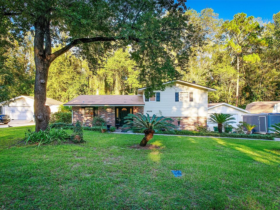 1st image of 37075 Ruby Dr