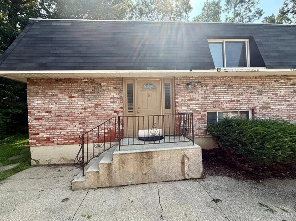 6230 Ridgeacres Dr #J-1, Cincinnati, OH 45237