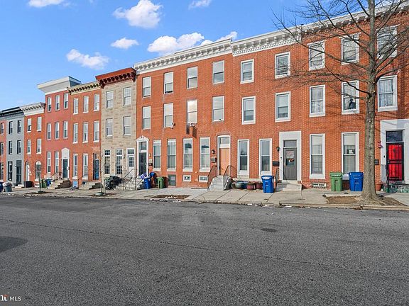 2nd image of 1020 N Eden St
