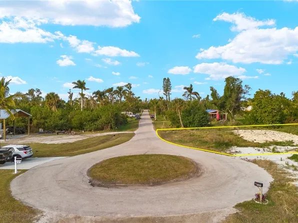 5476 Easy St, Bokeelia, FL 33922