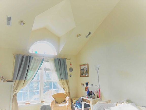 5th image of 4017 Thomas Paine Way