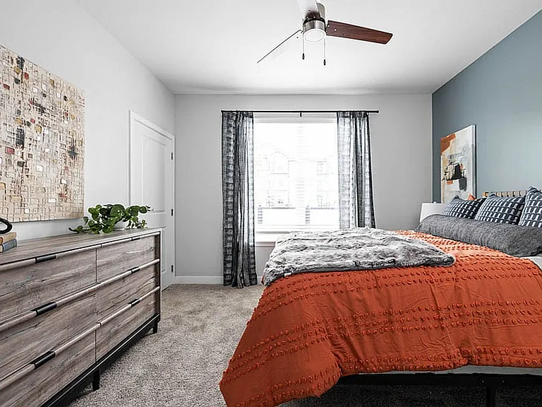 Spacious Bedroom with Modern Decor