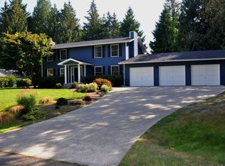 11562 Meadowmeer Cir NE, Bainbridge Island, WA 98110