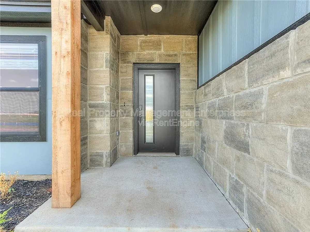 Building Photo - 8104 NW 151st Cir
