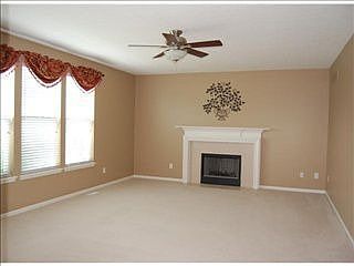 5th image of 14197 Autumn Woods Dr