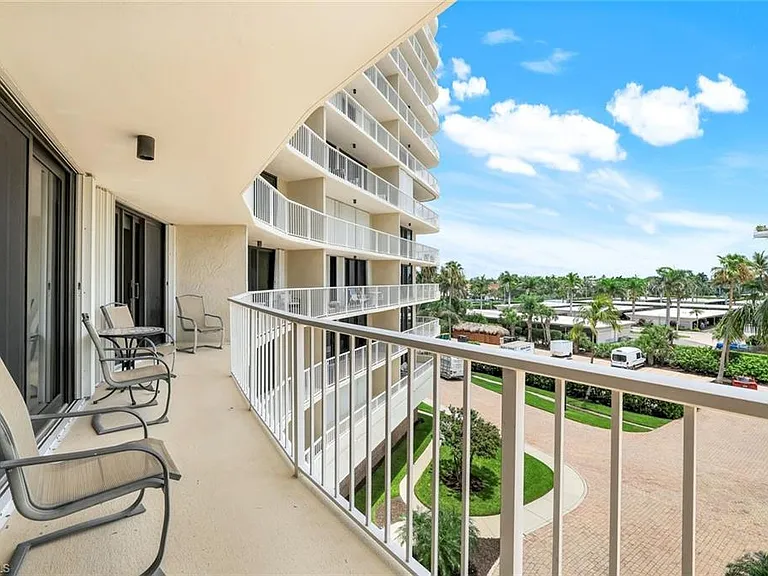 260 Seaview Ct #407 — Photo 17