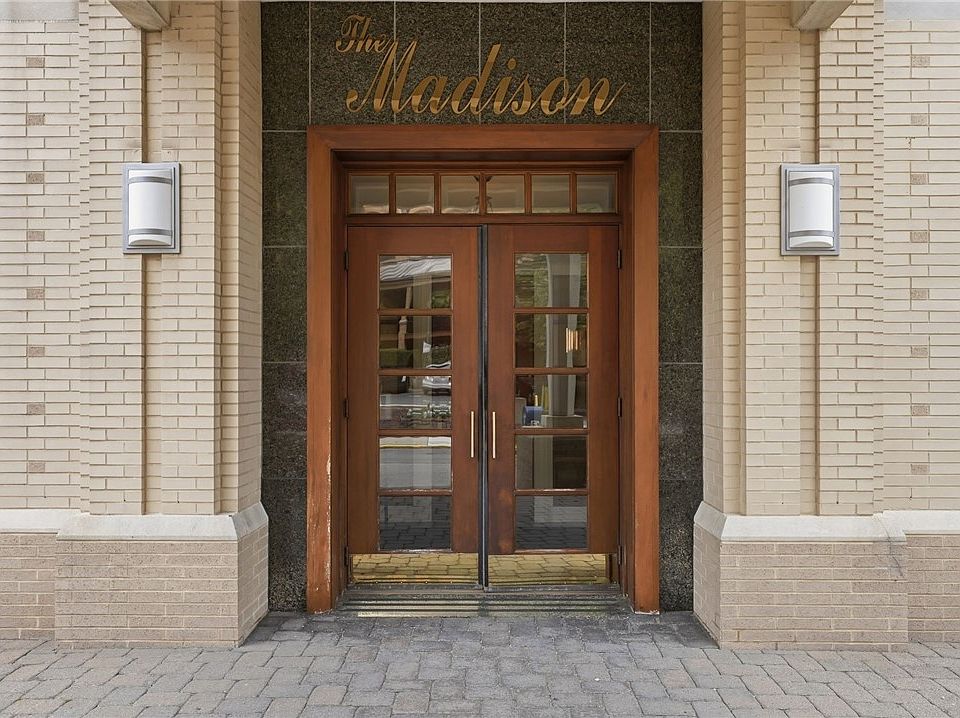 1st image of 220 N Bellefield Ave APT 1002