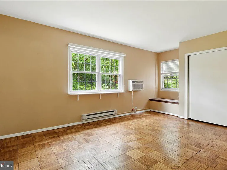 1006 Valley Dr — Photo 12