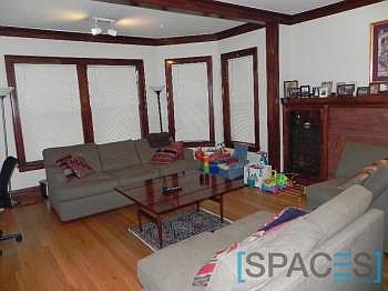 2nd image of 1459 W Farragut Ave