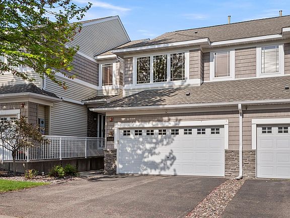 4th image of 15601 Lilac Dr