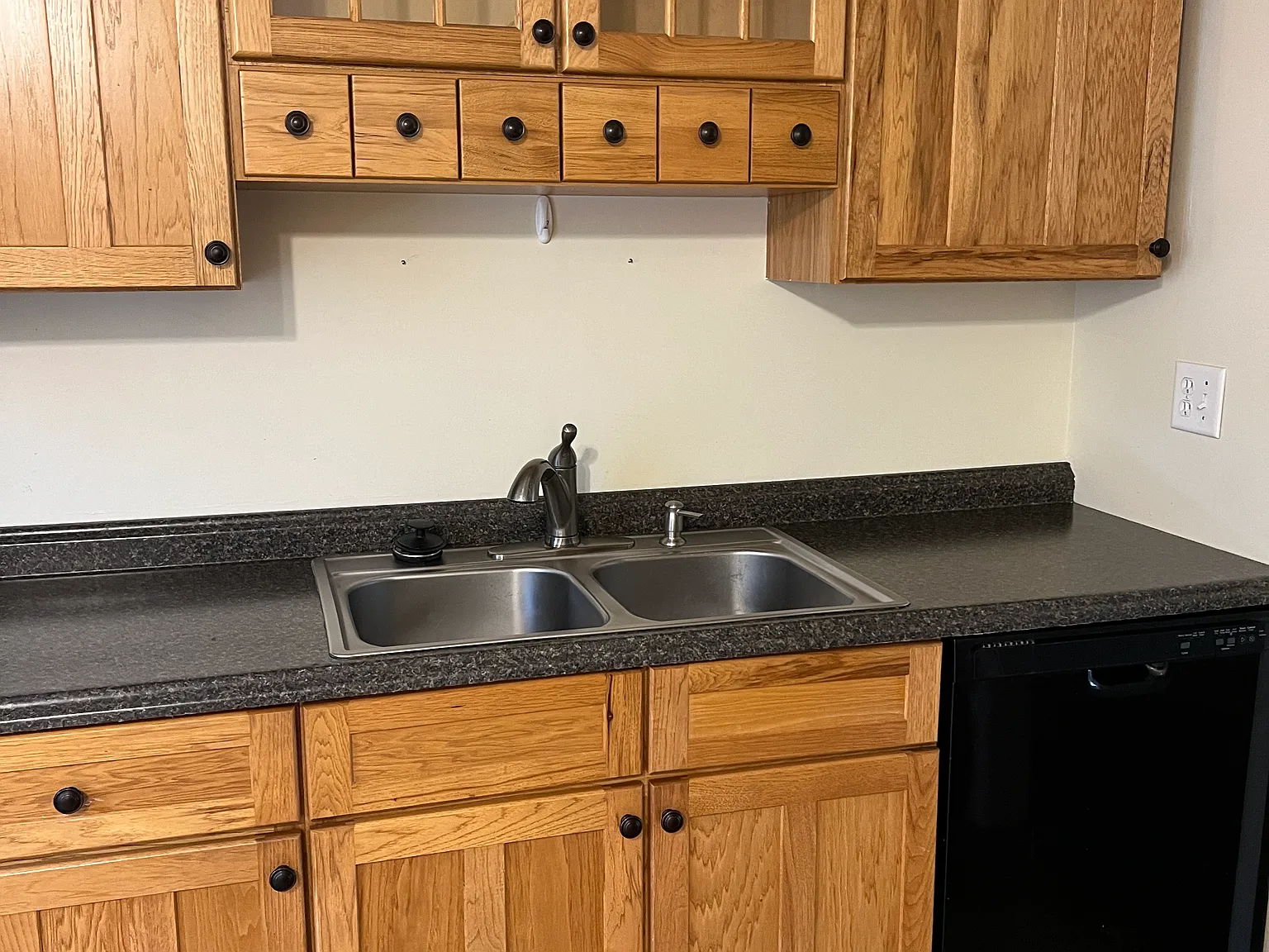 3 bed, 2.5 bath, 1500 sqft, $1,950 — Photo 3