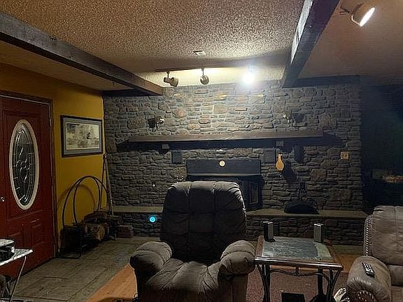Fireplace w/Ashley Insert