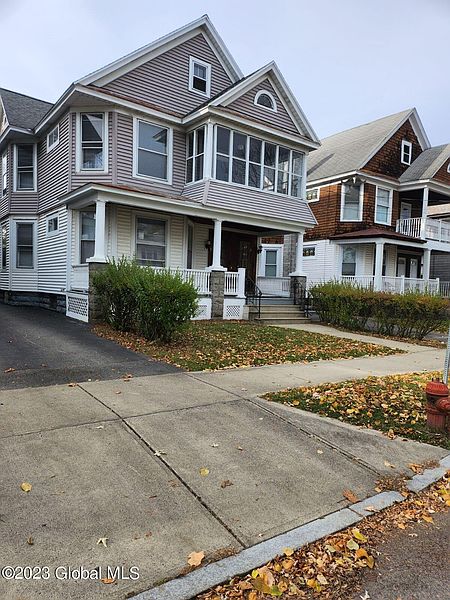 3rd image of 1025 Baker Avenue