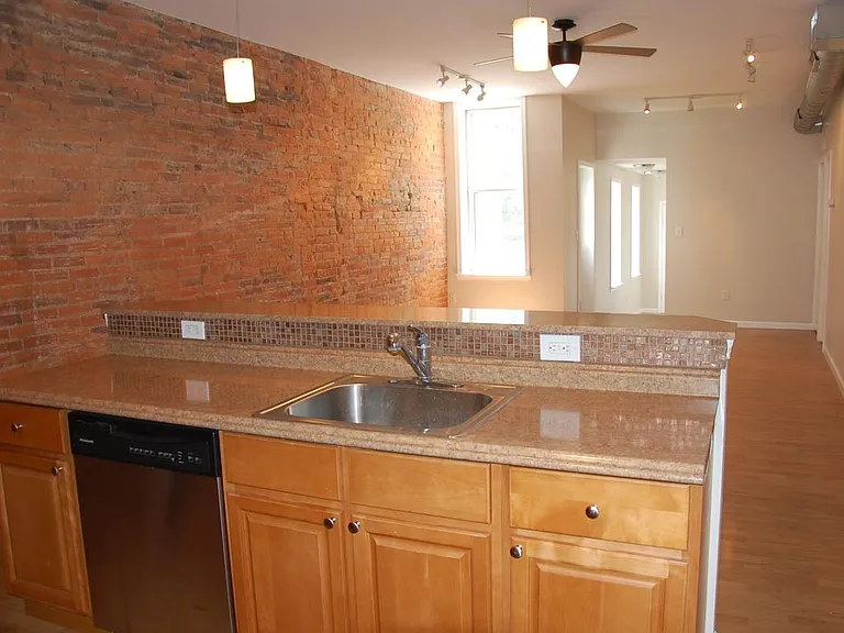 1606 Ridge Ave #3 — Photo 2