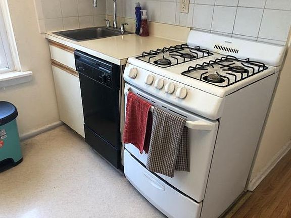 5th image of 110 Sussex St APT 5
