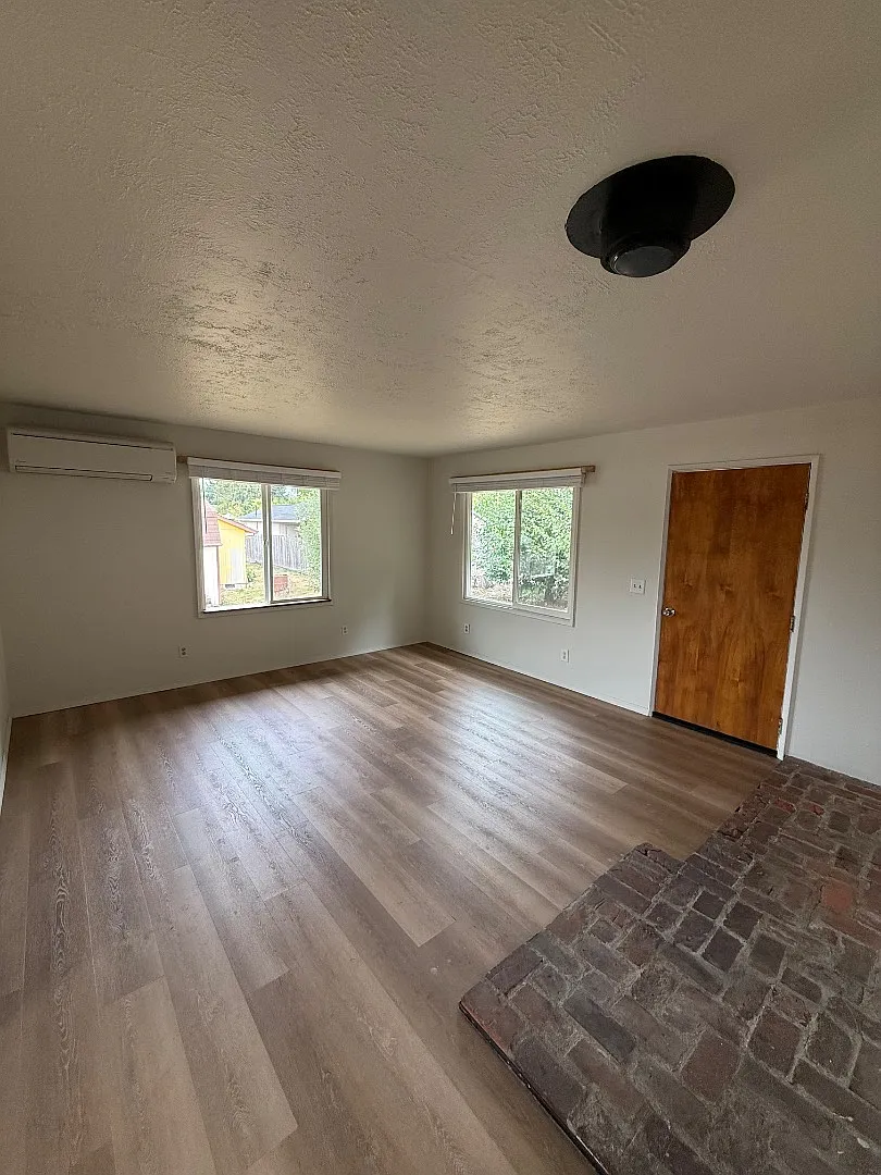 31545 NW Hillcrest Rd — Photo 3