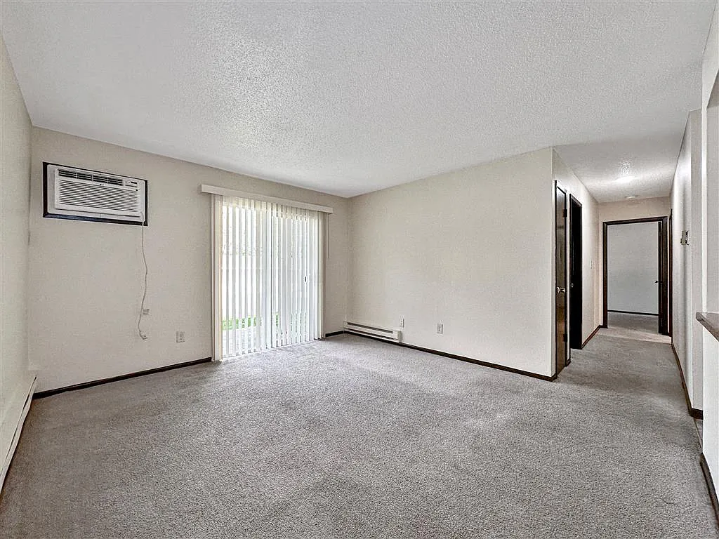 Park Forest Apartments — Photo 1