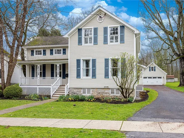 45 Leitch Ave, Skaneateles, NY 13152