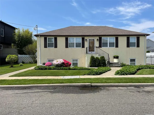 382 Lucille Avenue, Elmont, NY 11003