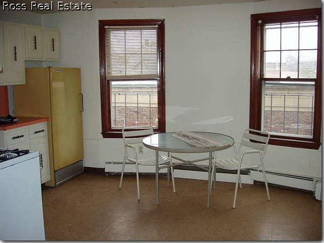 2nd image of 2 Mount Vernon St APT 5