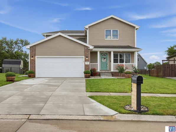 113 W 9th St, Hickman, NE 68372