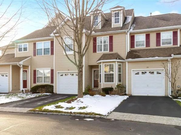 26 Snowdance Lane #26, Nesconset, NY 11767